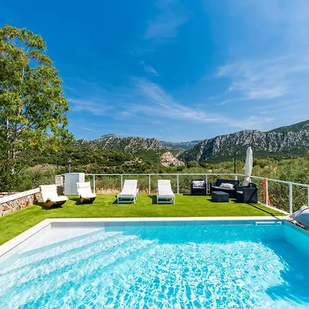 Casa Sul Con Piscina Privata * Dorgali